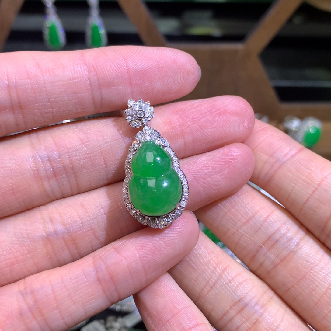 翡翠18K金镶嵌吊坠(不含链)