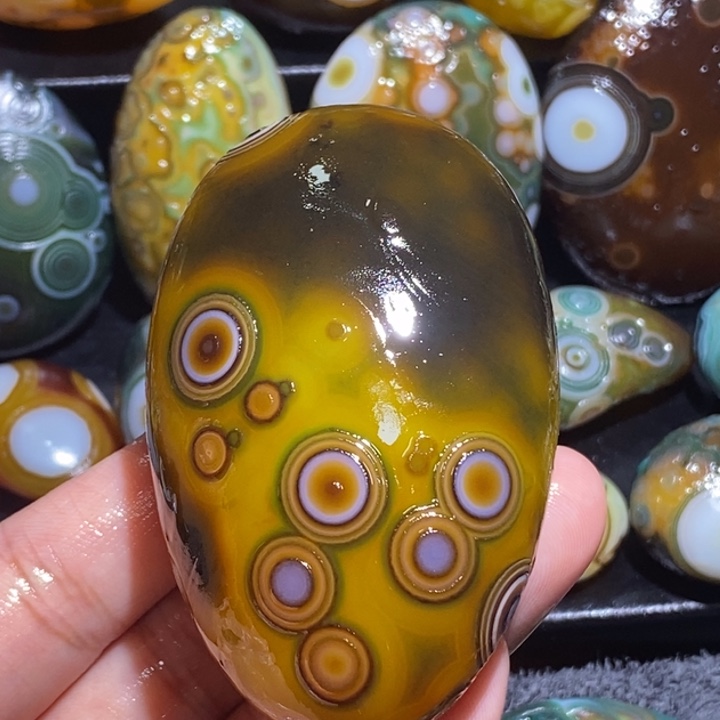 玛瑙/玉髓未镶嵌珠宝半成品100