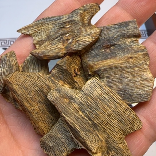 沉香摆件海南千里香沉水流油原料19.8克