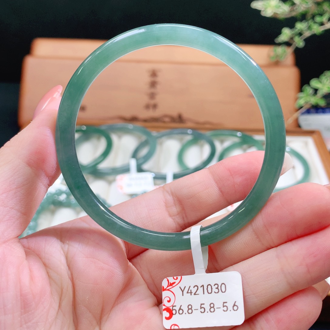 翡翠未镶嵌手镯天然