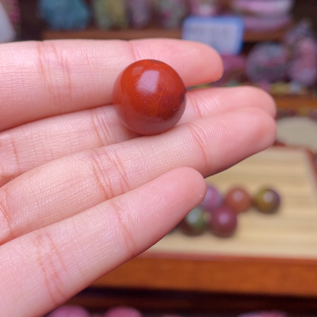 玛瑙/玉髓珠宝半成品未镶嵌雪*盐源玛瑙全红皮包浆珠