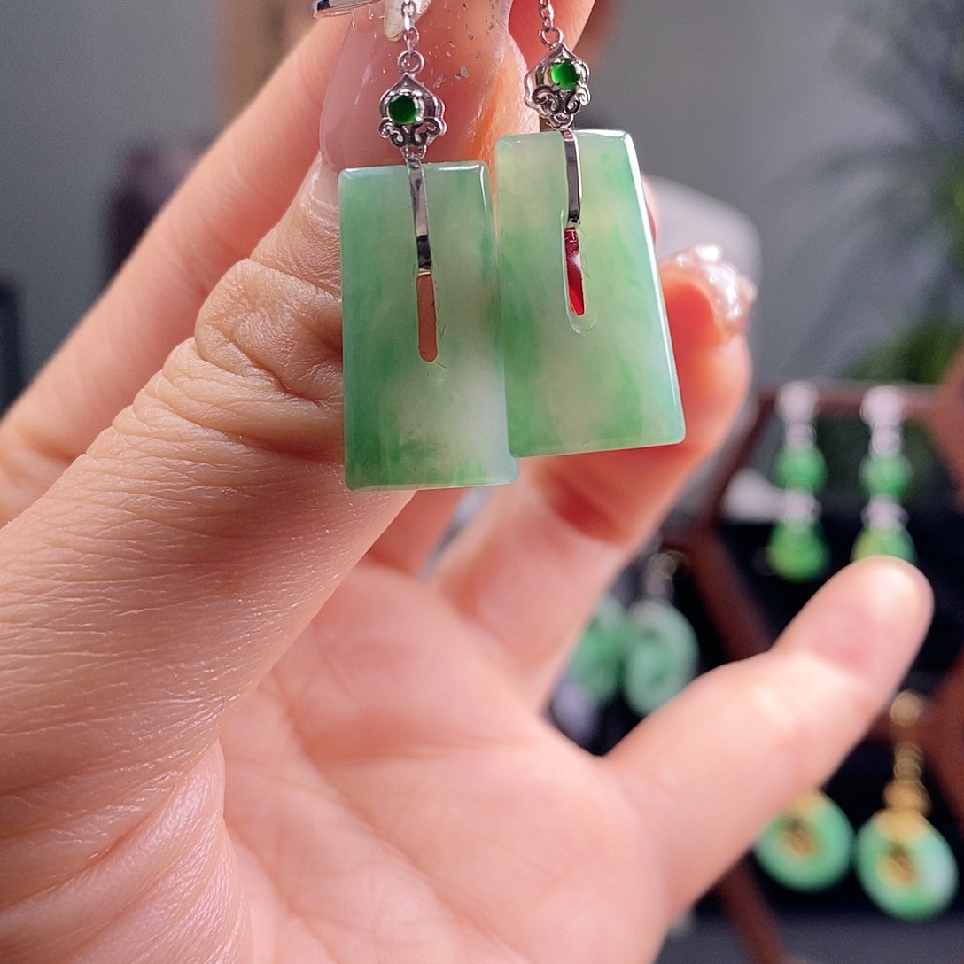 翡翠耳饰18K金镶嵌翡翠