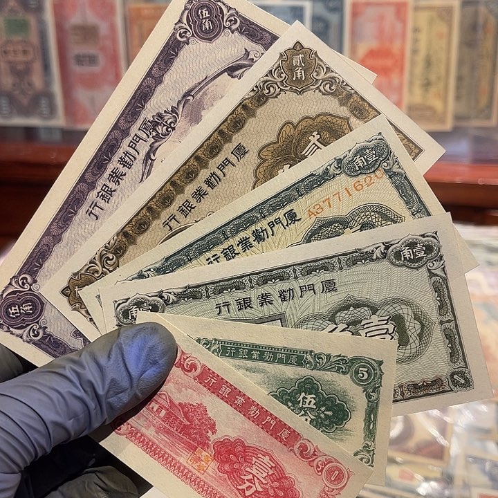 随机发货一套的价格，尾2同