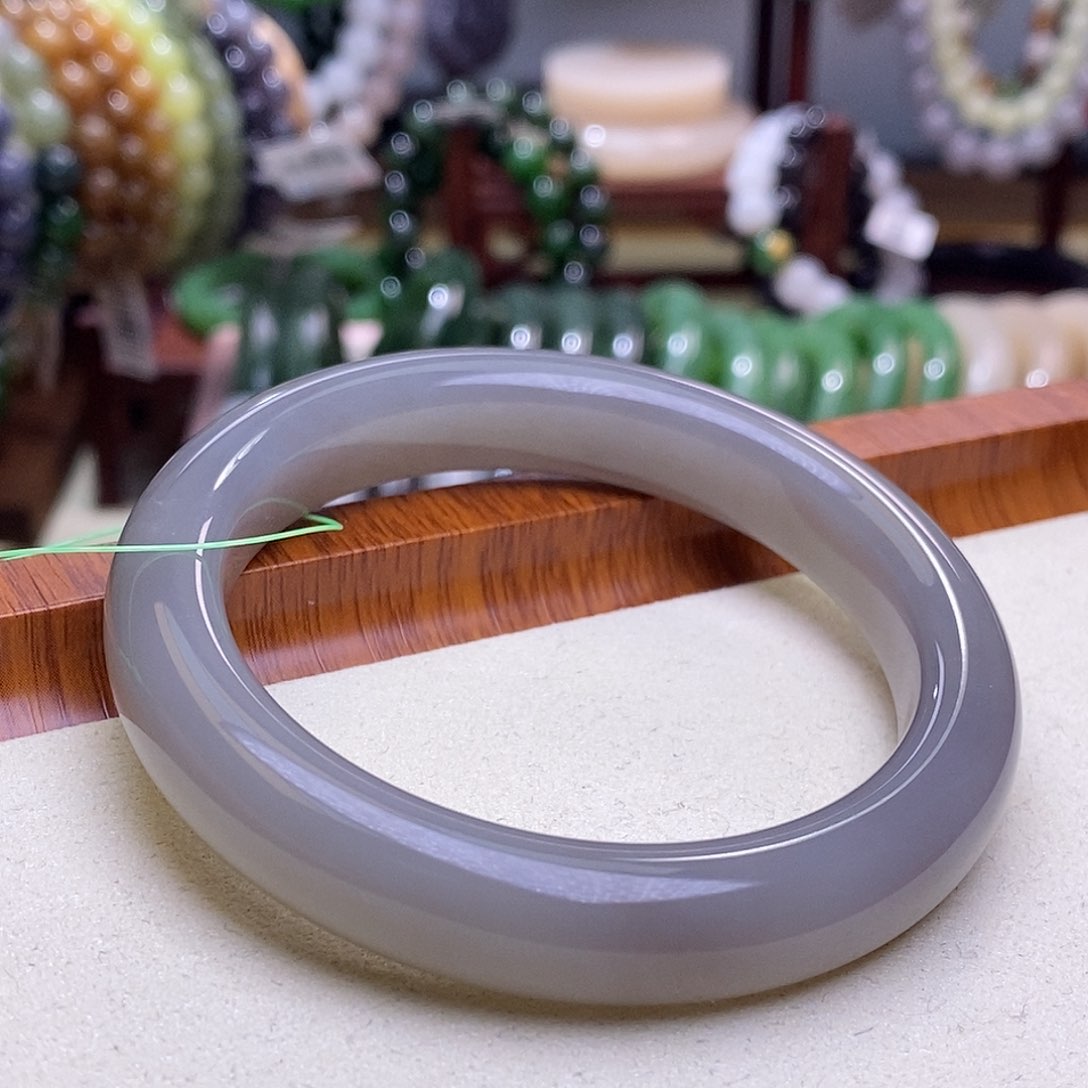 和田玉未镶嵌精品老矿料烟紫仙紫手镯55.6圈口