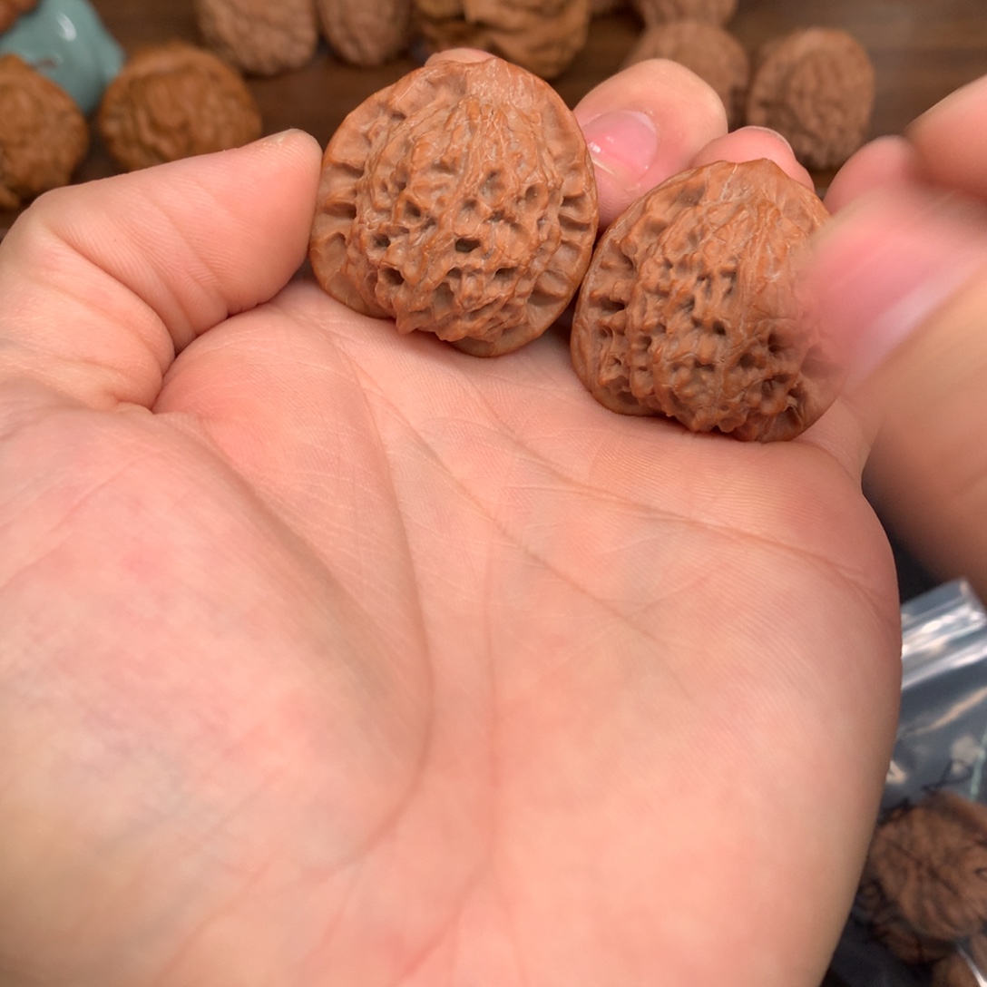 瑩***手串文玩核桃34平顶