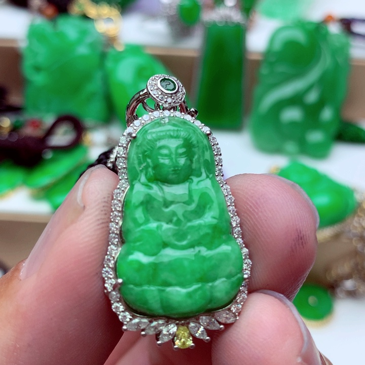 吊坠(不含链)未镶嵌翡翠