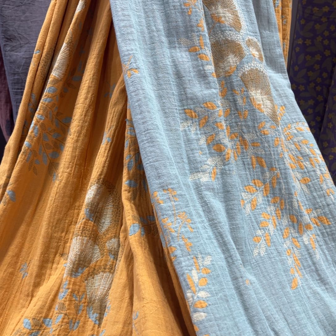 走***里棉255x245贴边，2.3x2.3被套，一对枕头套