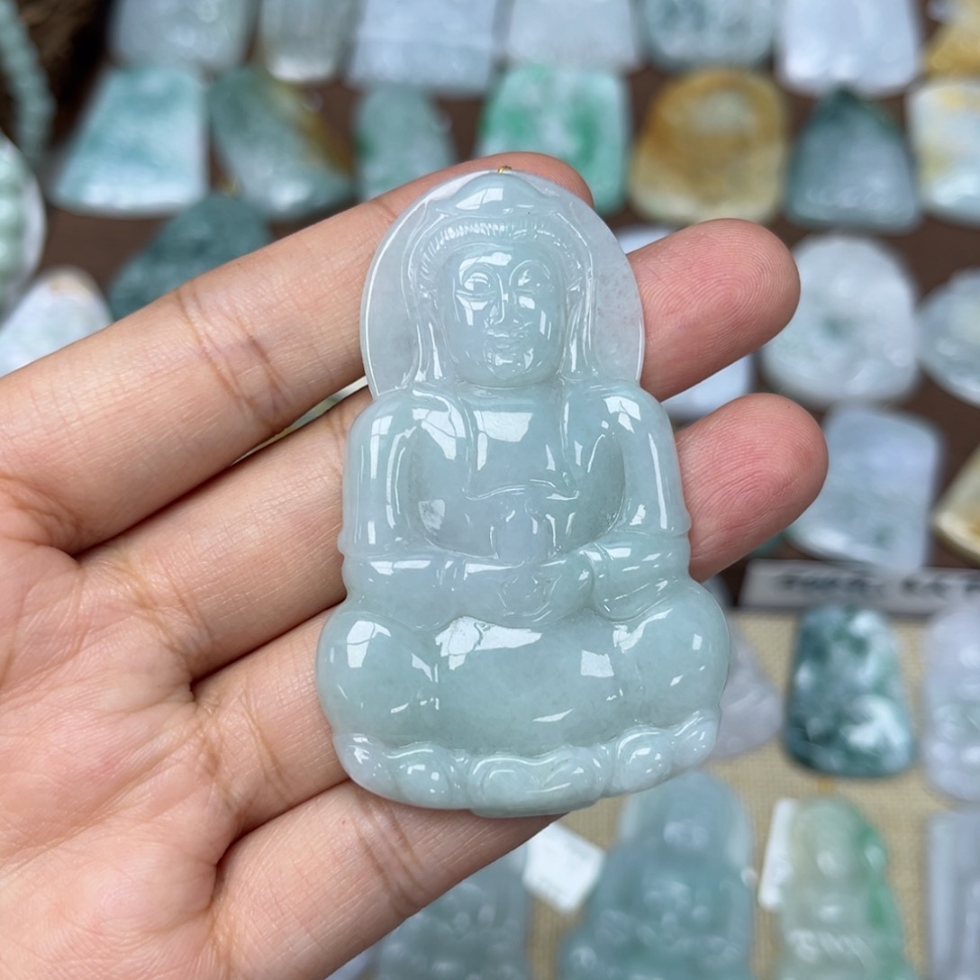 翡翠未镶嵌颈饰大观音