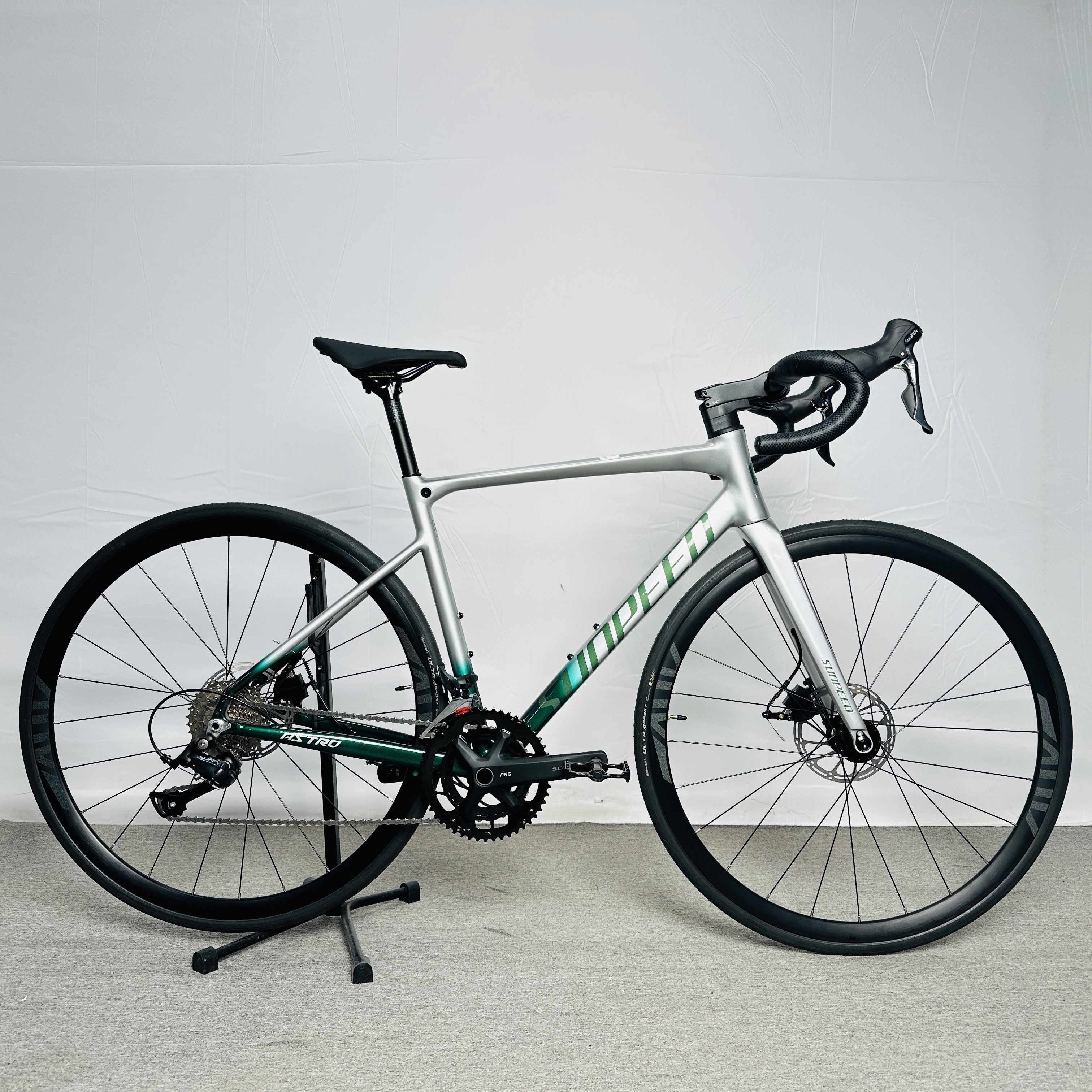  23款SU.比特ASTRO 银绿色 M码165-175 禧玛诺Sora 202511290007