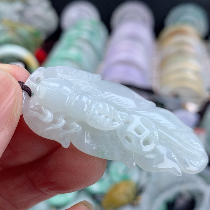 翡翠颈饰未镶嵌吊坠