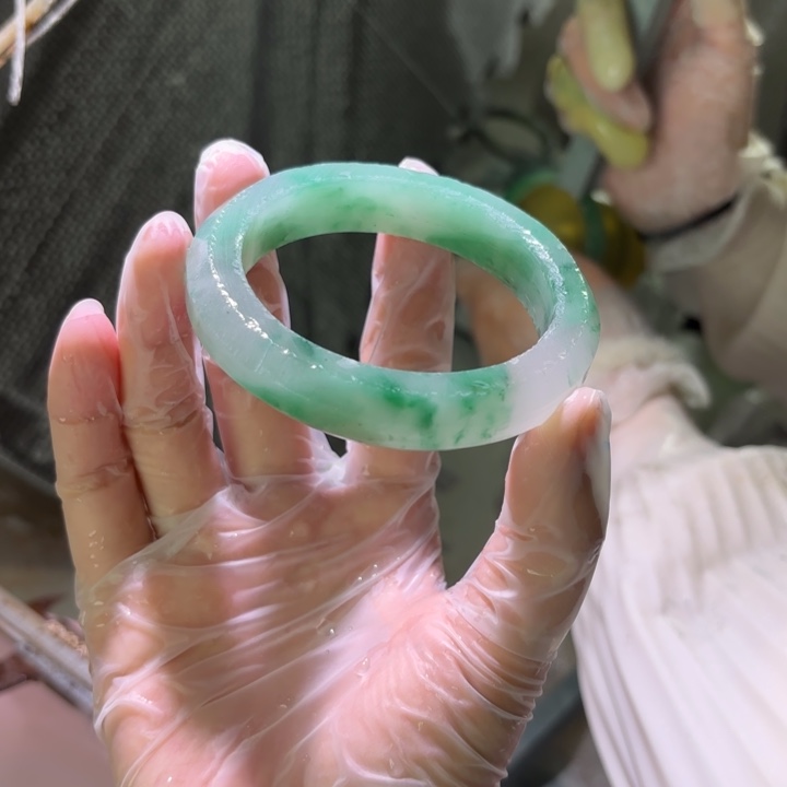 F***s石英质玉（非洲翠）未镶嵌手镯定制