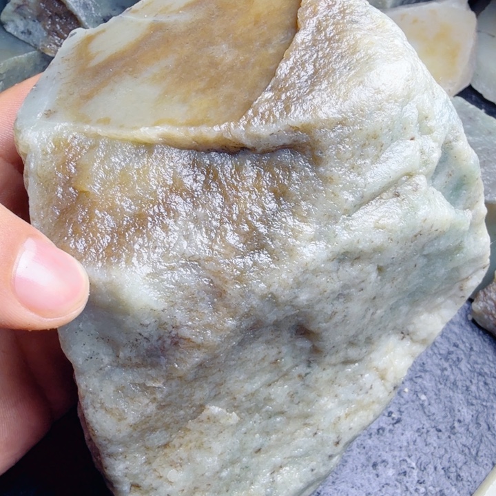 和田玉（糖玉）未镶嵌珠宝奇石