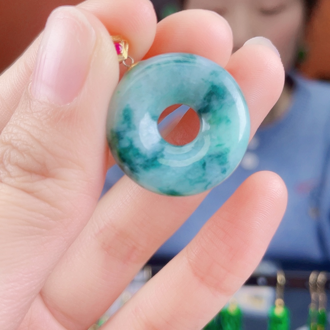 翡翠18K金镶嵌耳饰