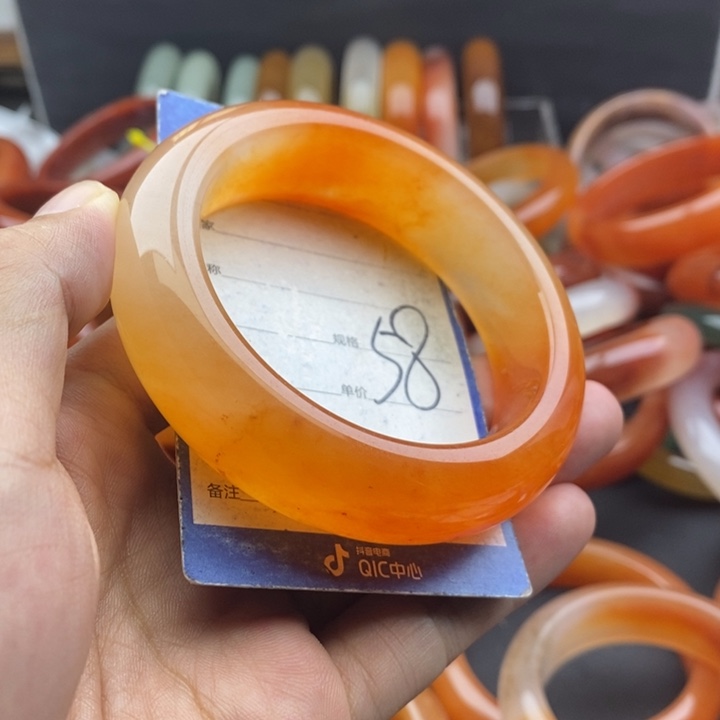 石英质玉手镯未镶嵌