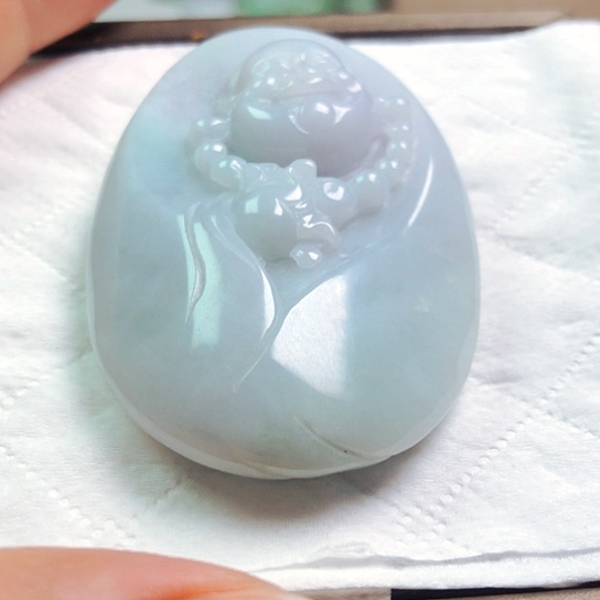 翡翠颈饰未镶嵌时*随行弥勒佛