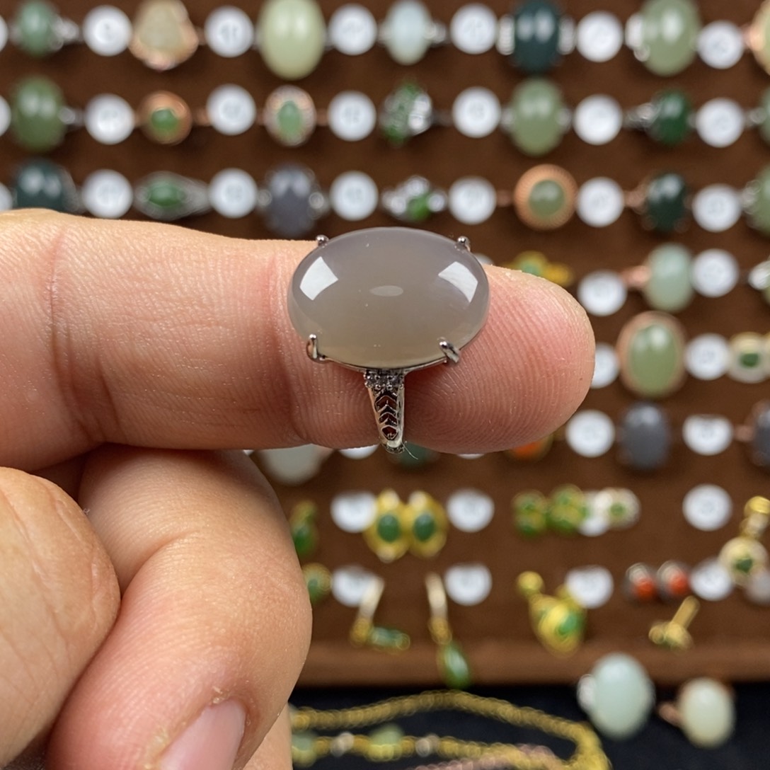 和田玉（青白玉）戒指合金