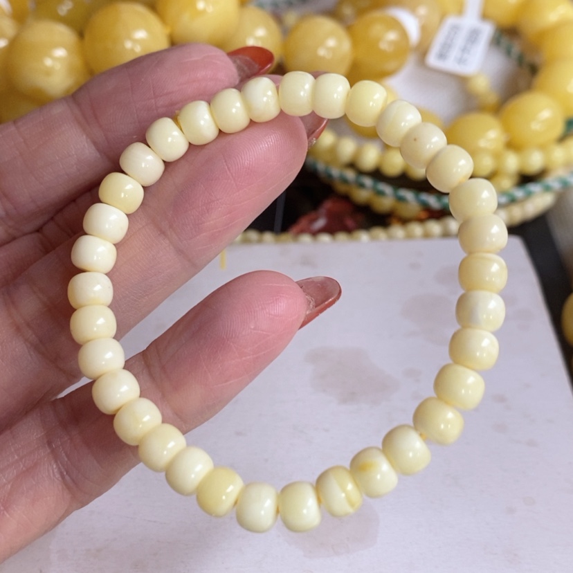 【闪购商品】蜜蜡手链未镶嵌俄白老型精品小手串