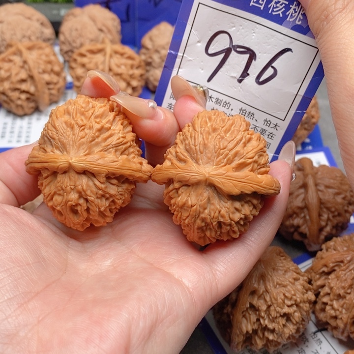 把件桃核42白狮子996