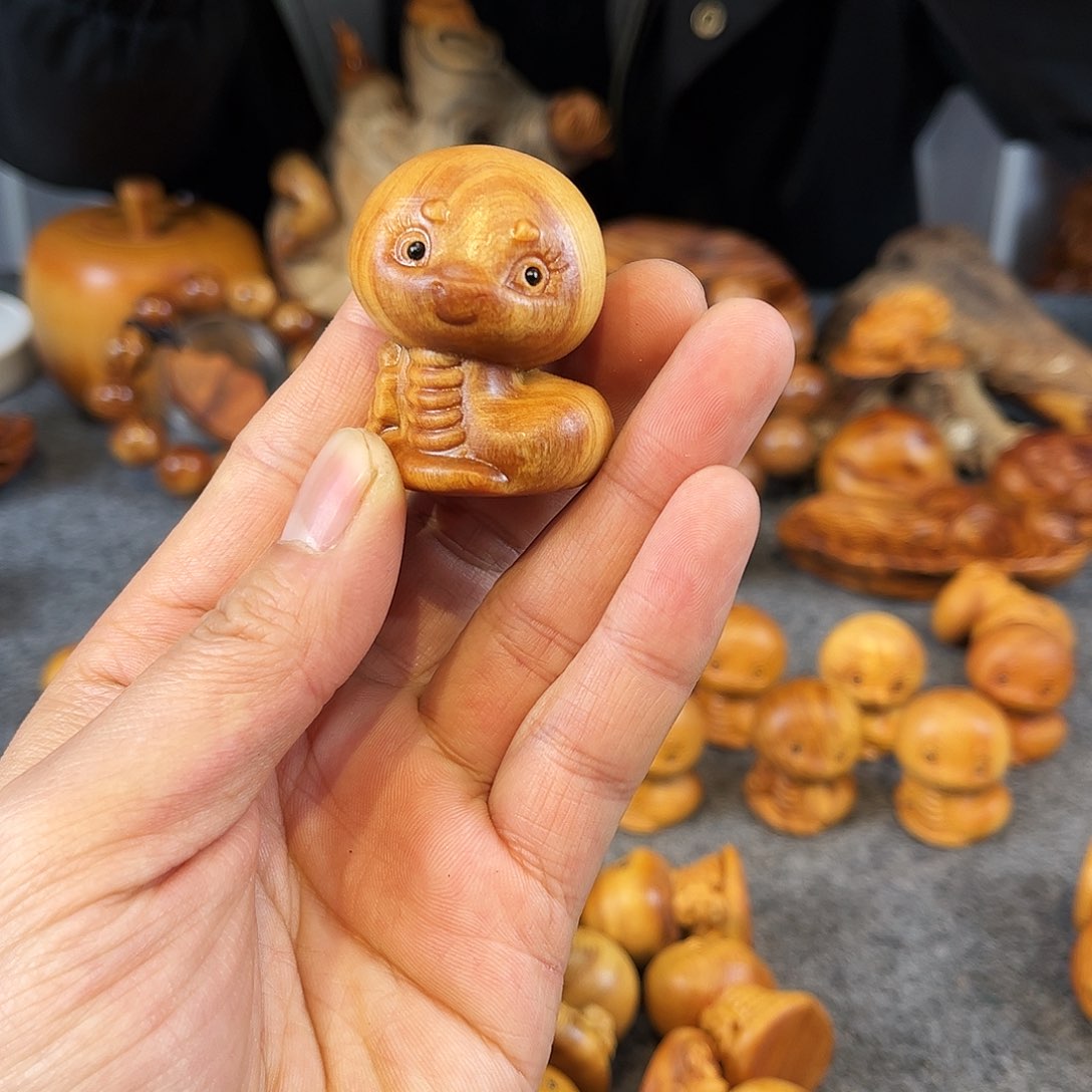 柏木（崖柏）崖柏把件蛇年大吉