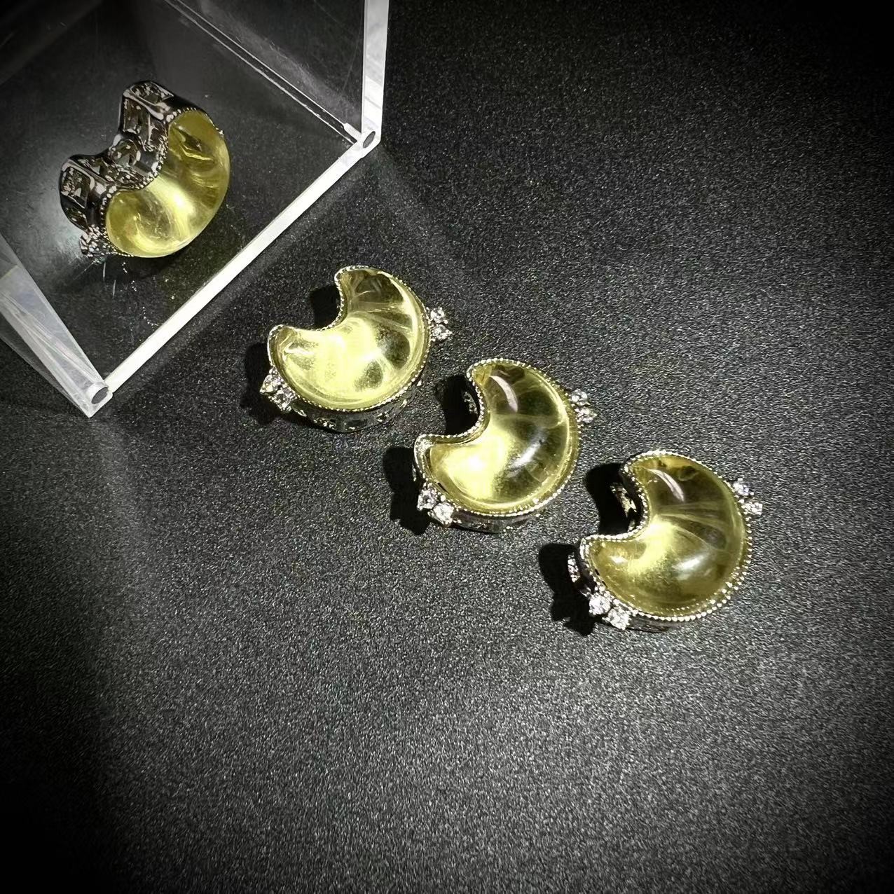 S4221【貝勒爺】小青柠黄水晶/镶嵌/吊坠【多样性发其一】