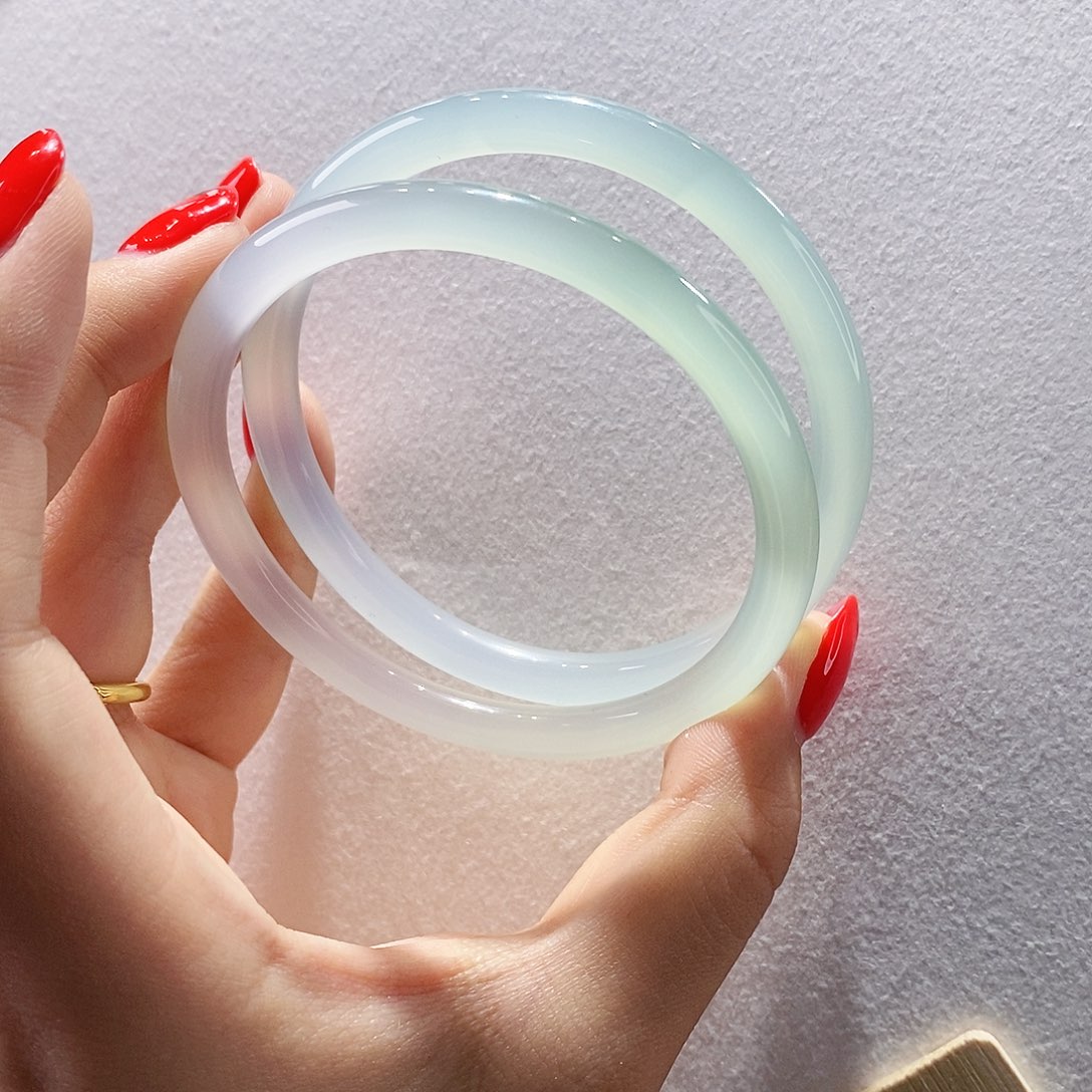 玛瑙/玉髓手镯未镶嵌59+