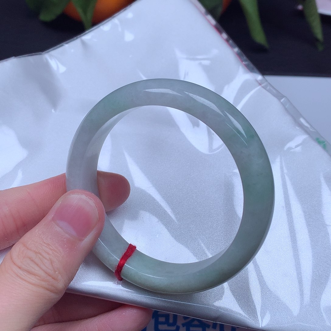 翡翠手镯未镶嵌57圈口