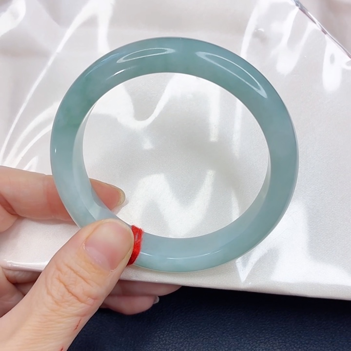 翡翠未镶嵌颈饰手镯