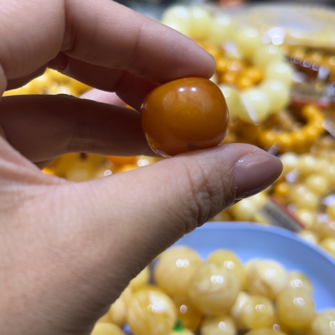 琥珀珠宝奇石未镶嵌