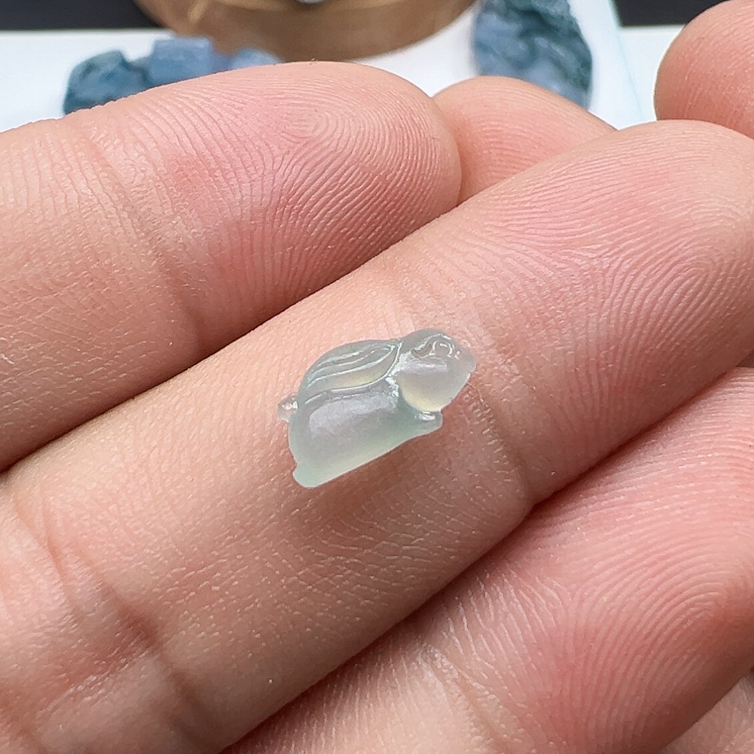 定制翡翠未镶嵌兔子
