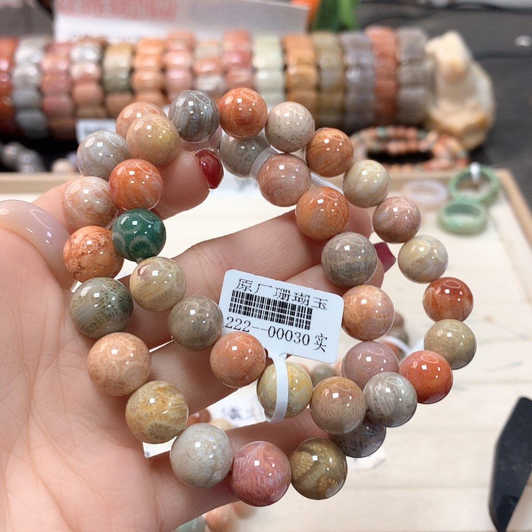 硅化珊瑚（珊瑚玉）手链未镶嵌?**?163