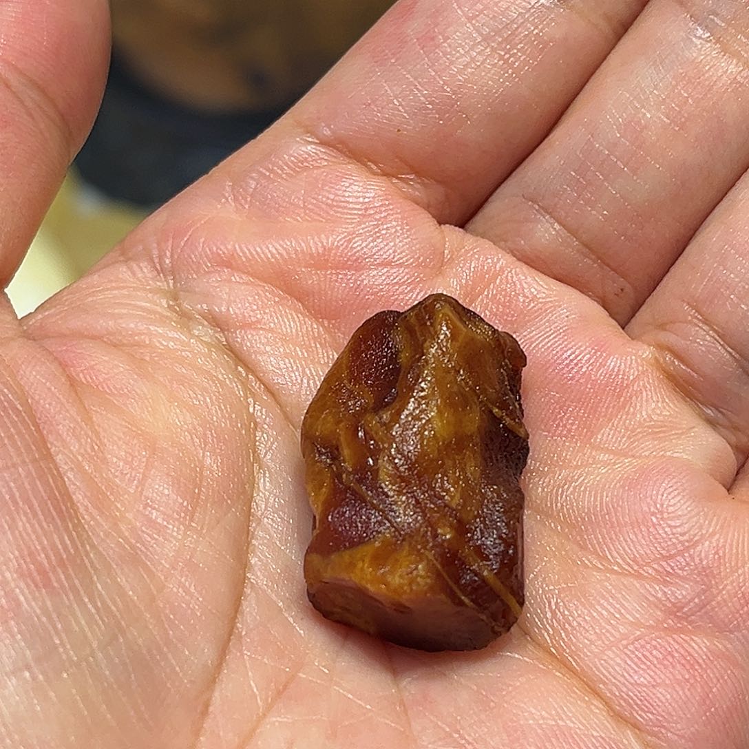 琥珀未镶嵌颈饰吊坠