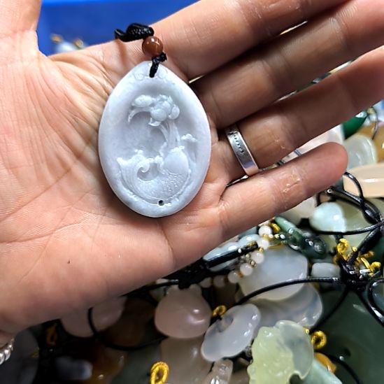 翡翠未镶嵌颈饰翡翠莲花鱼牌挂件