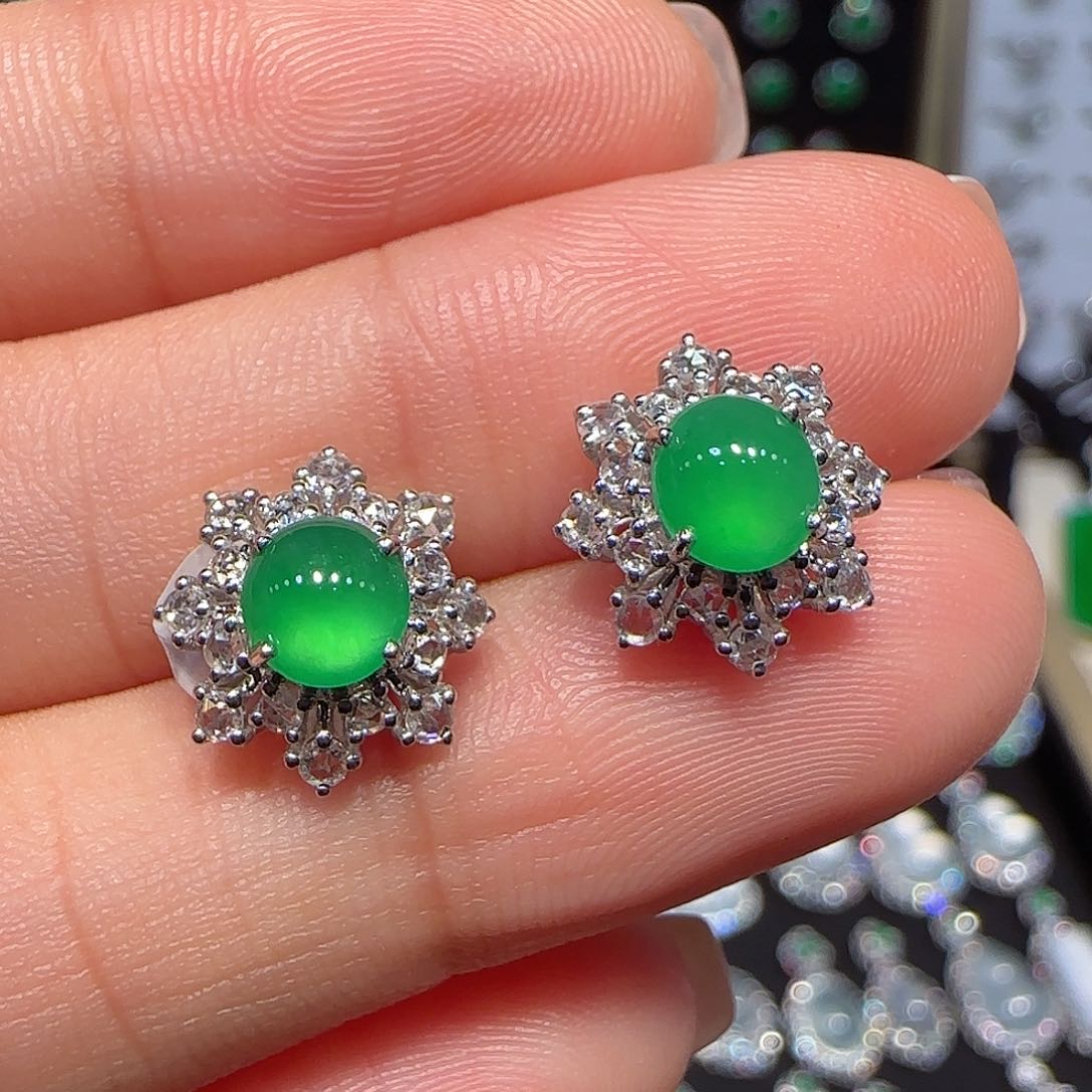 翡翠18K金镶嵌耳钉耳钉