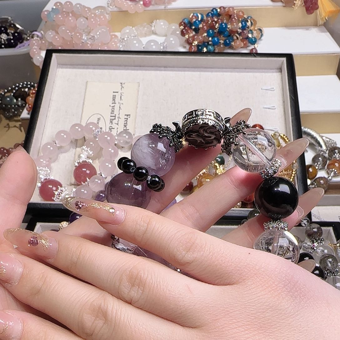 水晶手链未镶嵌雪****?八