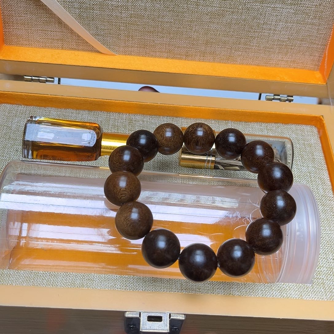 大叶紫檀（黑酸枝木类）