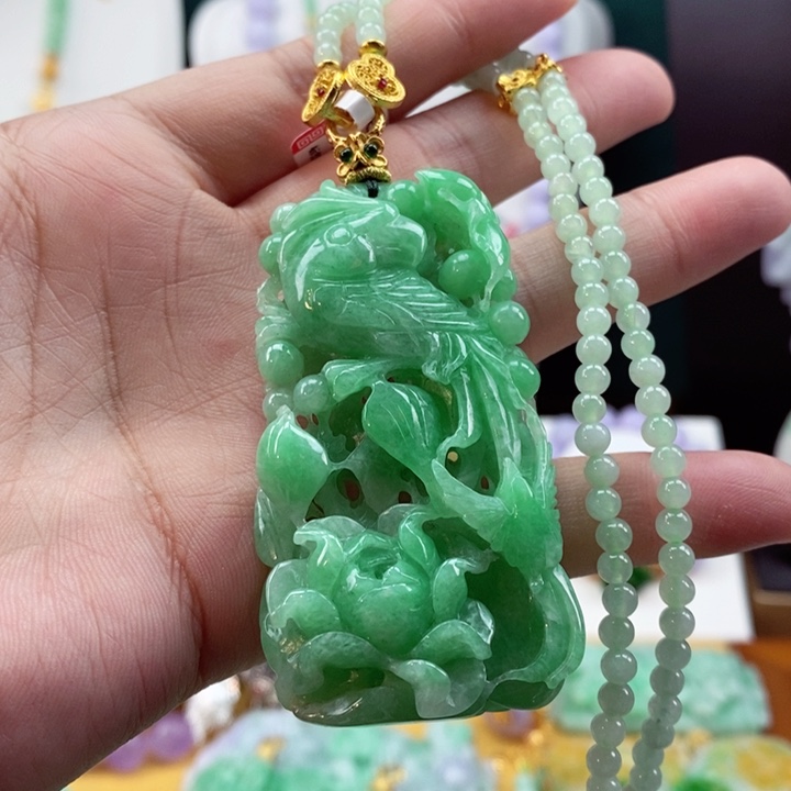 翡翠颈饰未镶嵌翡翠吊坠