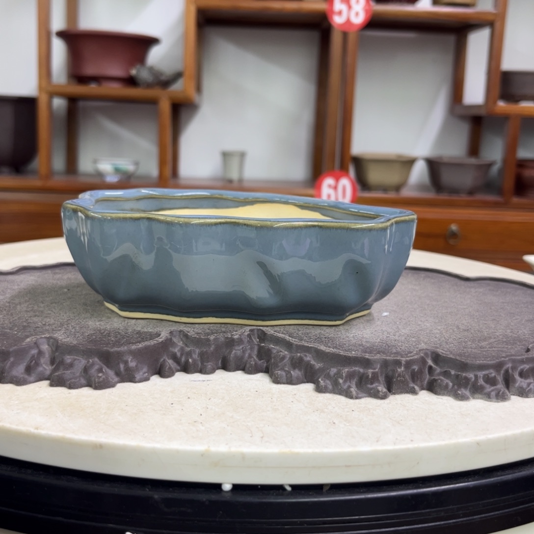 紫砂花盆瑕疵5-17-12。。，