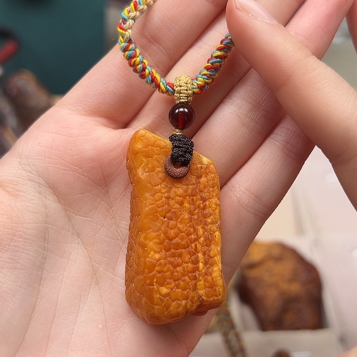 琥珀珠宝奇石未镶嵌