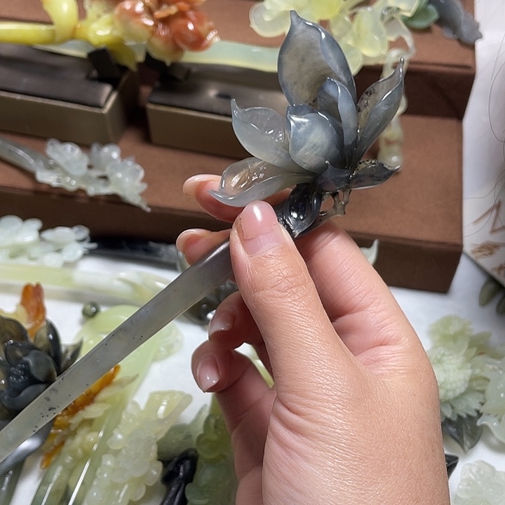 蛇纹石玉未镶嵌发饰