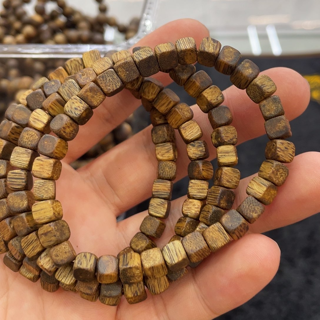 沉香碎屑沉香0.6 3克+方糖