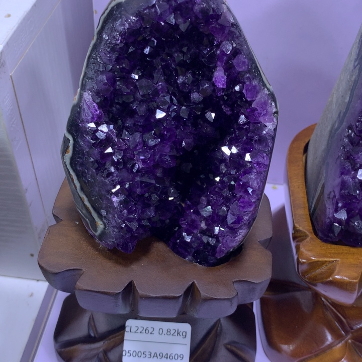 织绣乌拉圭紫水晶摆件