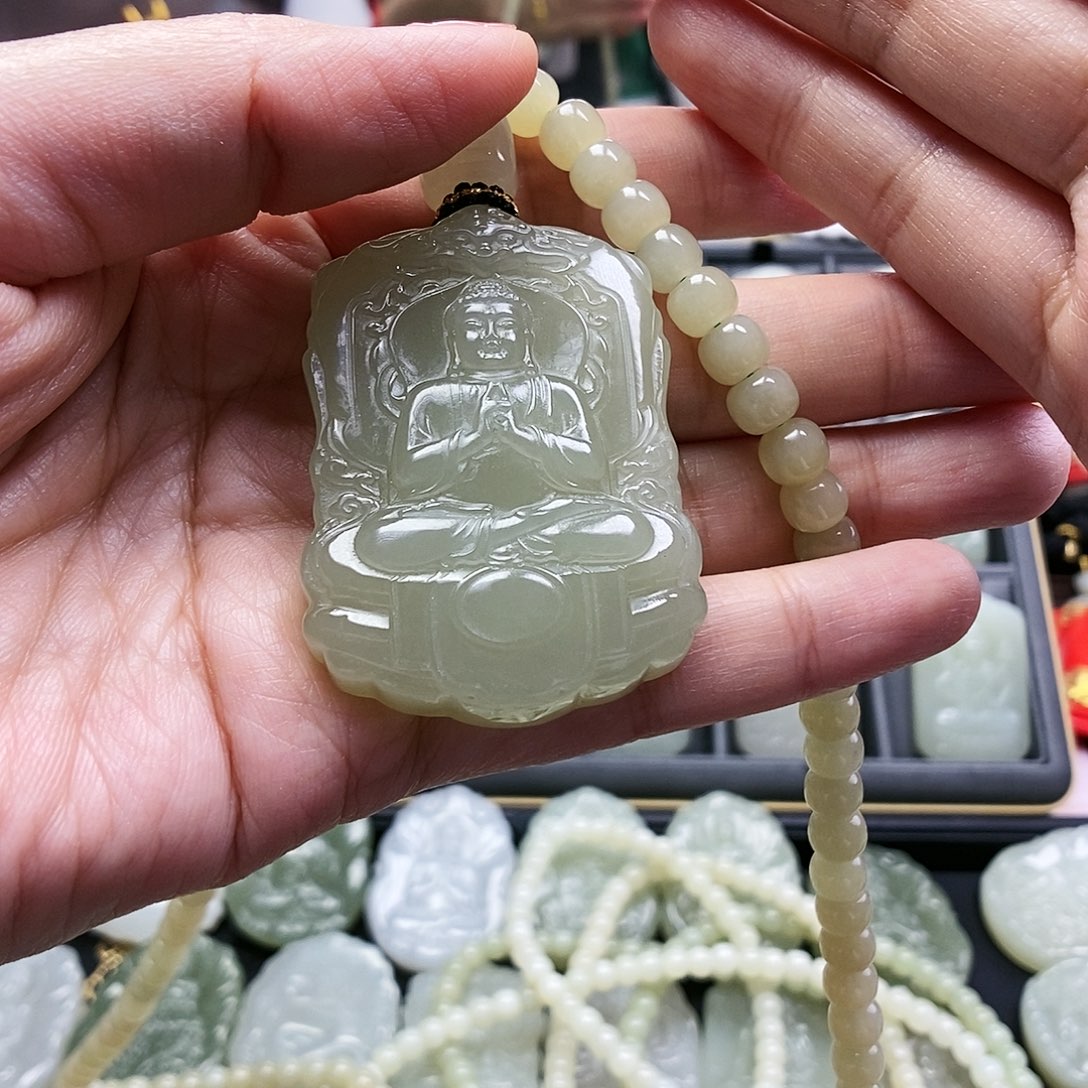和田玉颈饰未镶嵌曹*