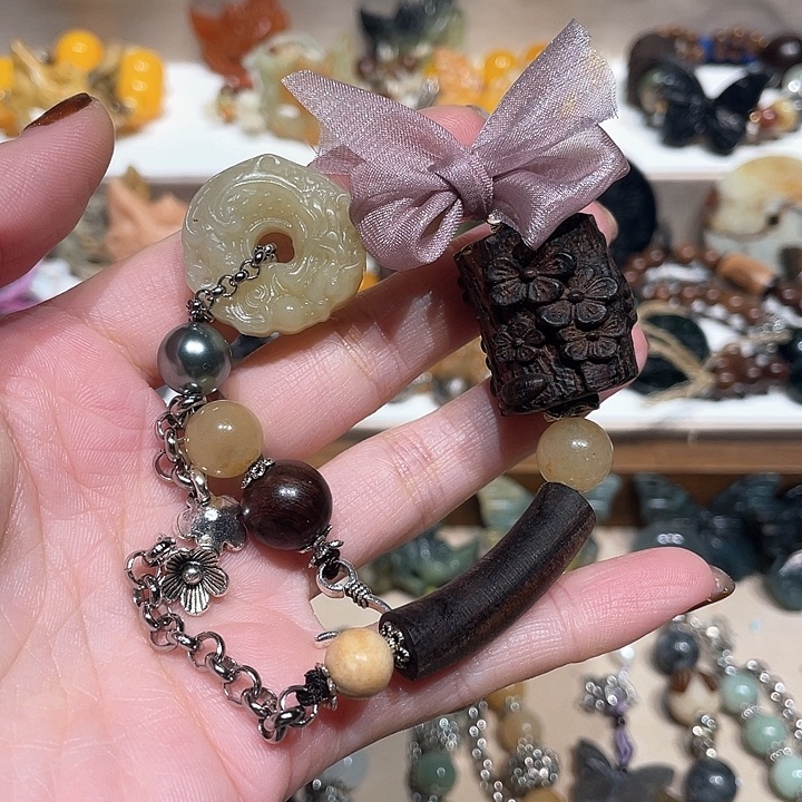 蛇纹石玉合金颈饰