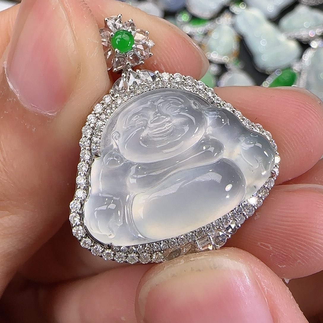 翡翠颈饰18K金镶嵌天然翡翠