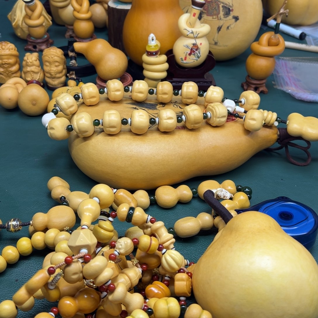 天****大叶紫檀（黑酸枝木类）