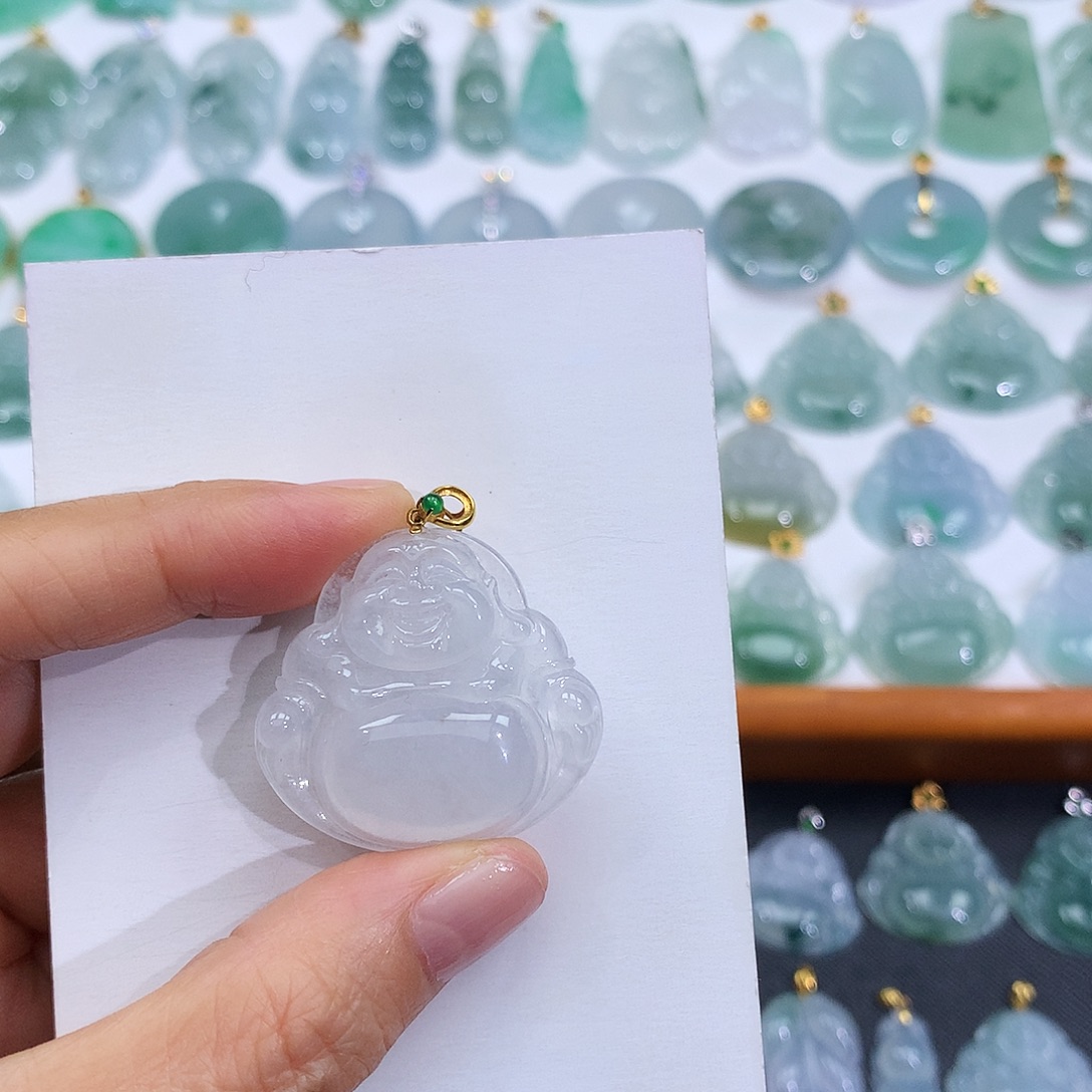 翡翠18K金镶嵌颈饰翡翠吊坠