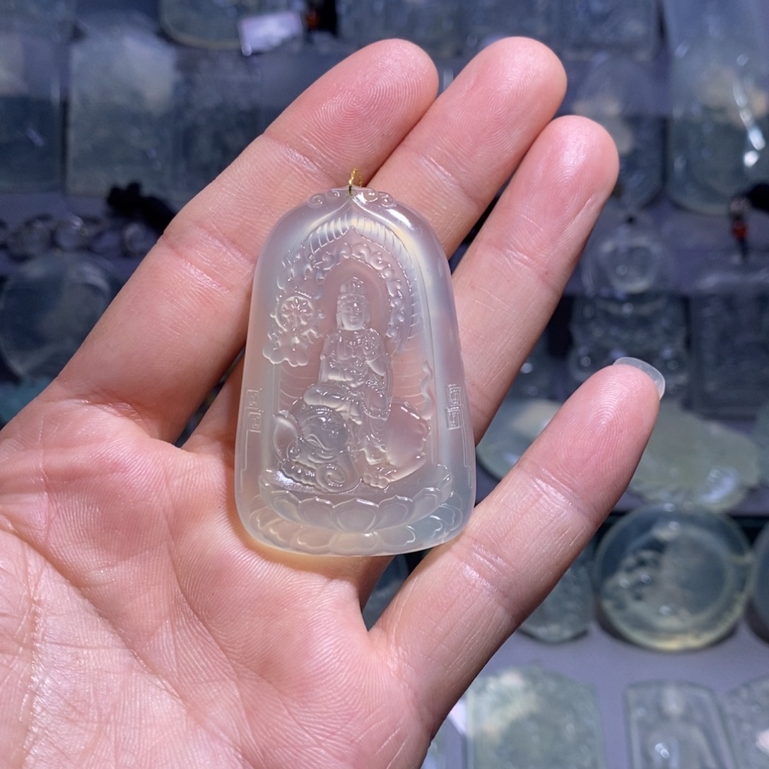 鎏***晓岫玉未镶嵌颈饰普贤