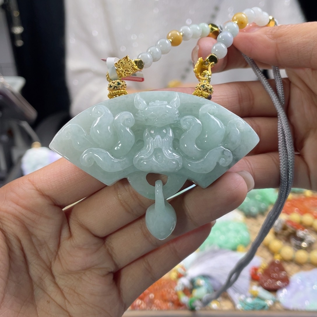 翡翠颈饰未镶嵌代编织