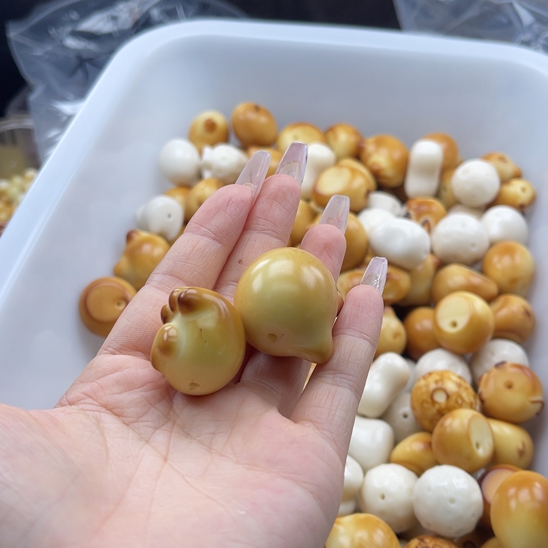 白玉菩提吊坠ꪶ****沐b瑕30mm/2颗