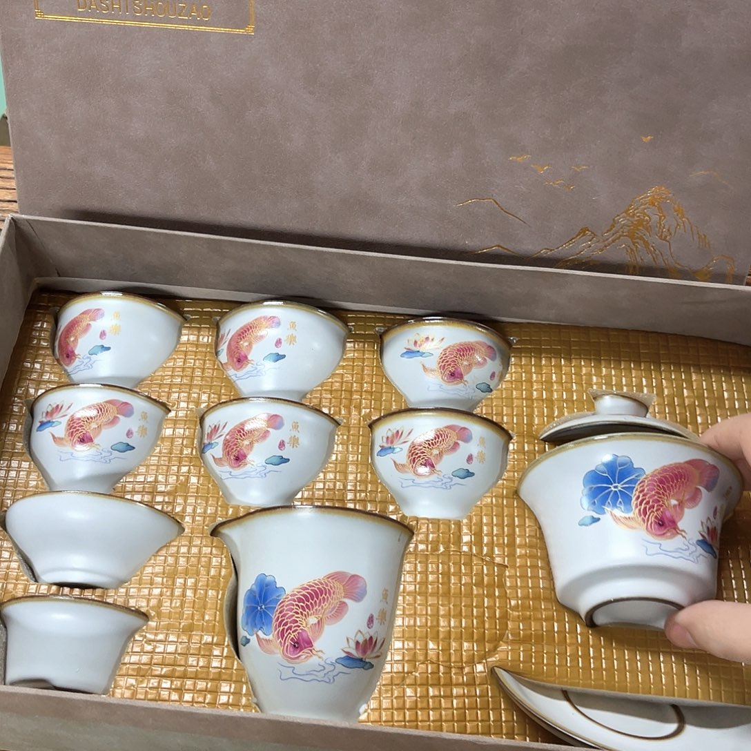 孤品茶具套装等。        